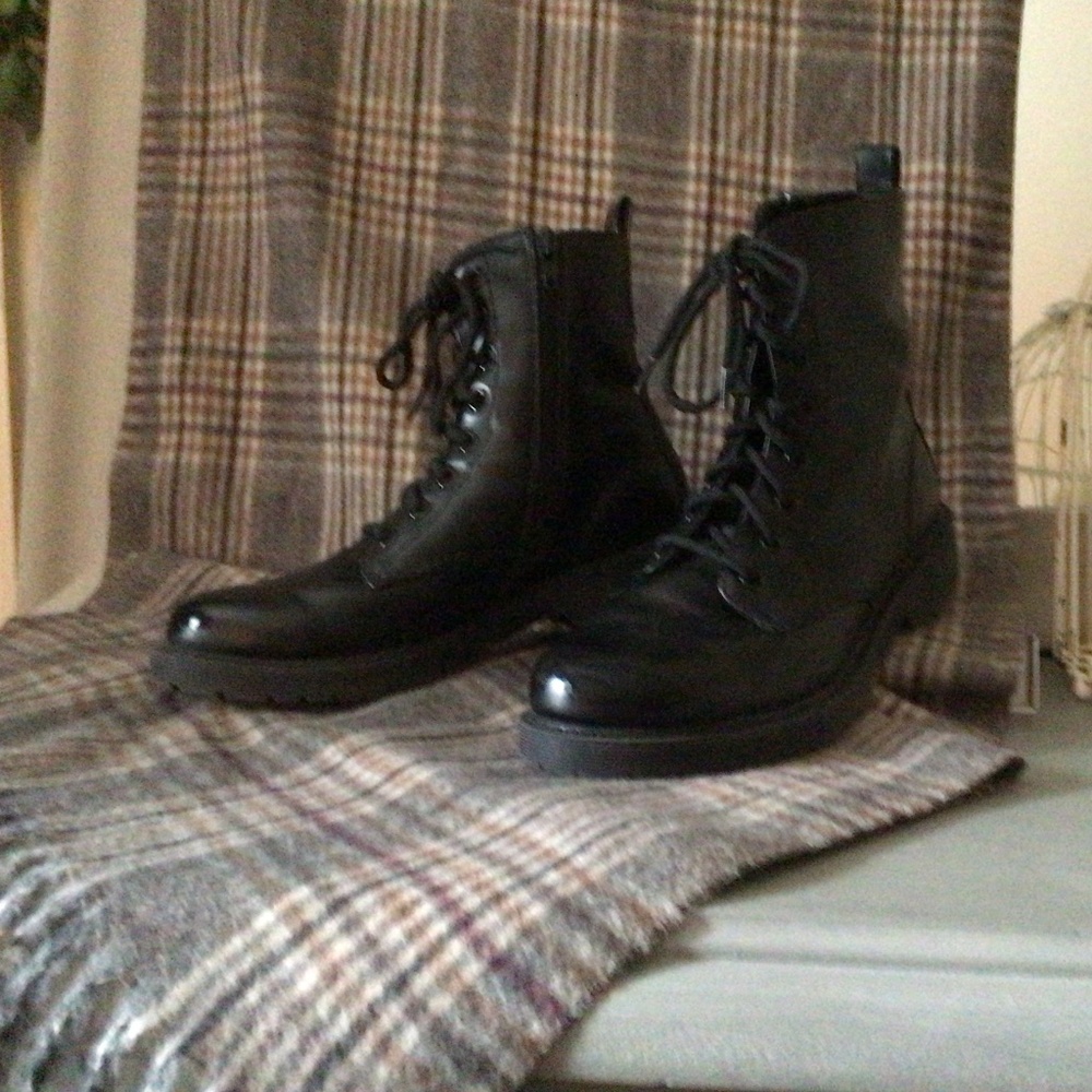 Forever 21 6 1/2 Combat Boots